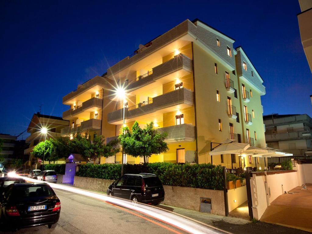 Residence La Guirita Tortoreto Екстер'єр фото